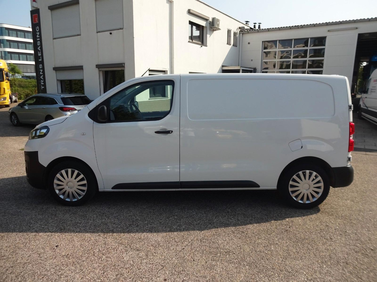 Opel Vivaro Kasten L1H1, Klima, PDC, - Small van: picture 4 Opel Vivaro Kasten L1H1, Klima, PDC, - Small van: picture 4