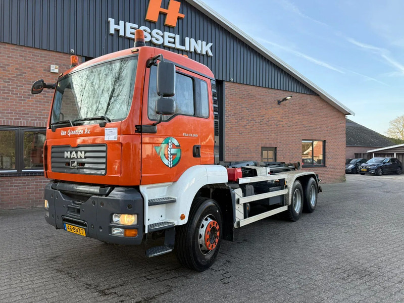 MAN TGA 26.360 6X4 Manual Haakarm/Hooklift - Hook lift truck: picture 1 MAN TGA 26.360 6X4 Manual Haakarm/Hooklift - Hook lift truck: picture 1