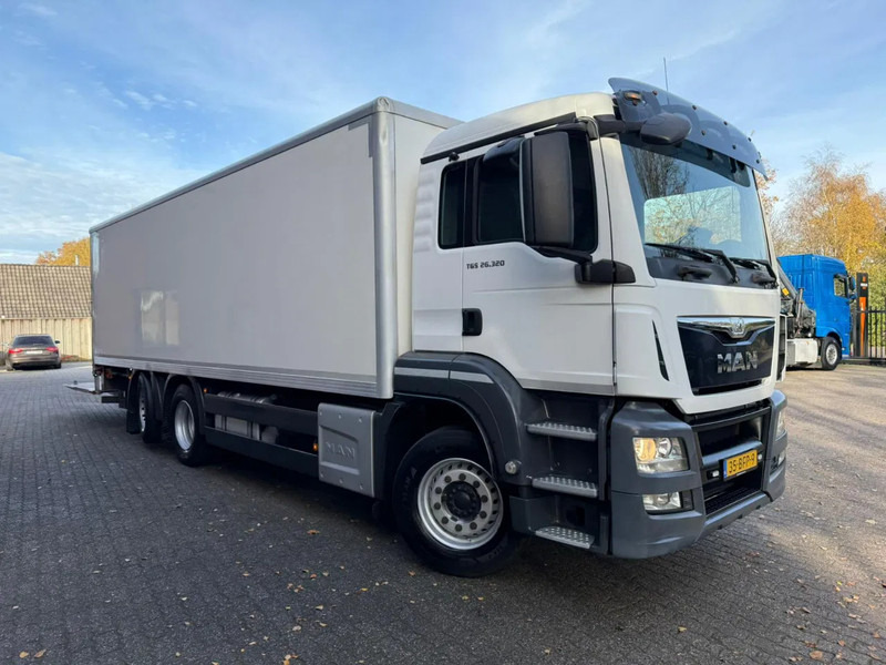 MAN TGS 26.320 7.6M Koffer Stuuras AHK 3.000KG LBW 243.060KM! NL Truck EURO 6 APK 02/2026 - Box truck: picture 2 MAN TGS 26.320 7.6M Koffer Stuuras AHK 3.000KG LBW 243.060KM! NL Truck EURO 6 APK 02/2026 - Box truck: picture 2