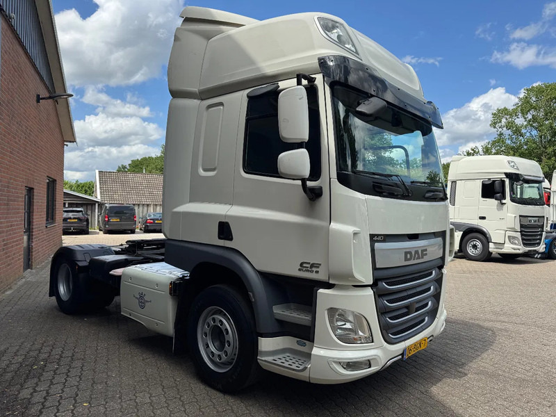 DAF CF 370 4X2 Space Cab Side ACC APK 10/2025 NL Truck - Tractor unit: picture 2 DAF CF 370 4X2 Space Cab Side ACC APK 10/2025 NL Truck - Tractor unit: picture 2