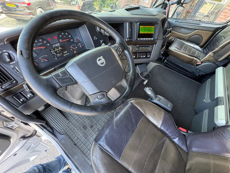 Volvo FH 16.600 6X2 Globetrotter XL Naafreductie Alcoa's NL Truck EURO 5 - Top condition - Tractor unit: picture 5 Volvo FH 16.600 6X2 Globetrotter XL Naafreductie Alcoa's NL Truck EURO 5 - Top condition - Tractor unit: picture 5