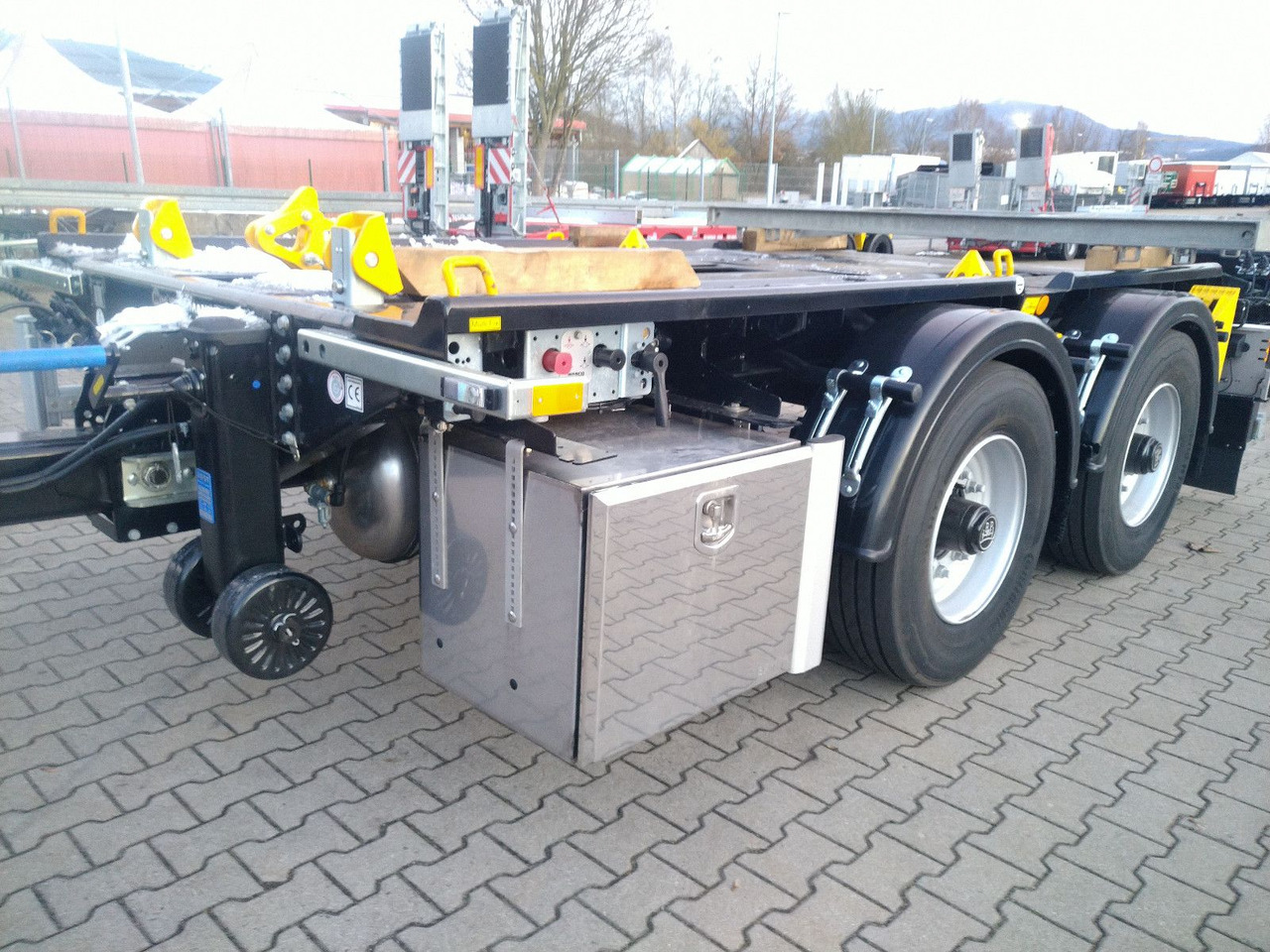 Hüffermann 2-ACHS-MINI-CARRIER MULTIFIX verzinkt NEU BPW Hüffermann 2-ACHS-MINI-CARRIER MULTIFIX verzinkt NEU BPW - Roll-off/ Skip trailer: picture 1 Hüffermann 2-ACHS-MINI-CARRIER MULTIFIX verzinkt NEU BPW Hüffermann 2-ACHS-MINI-CARRIER MULTIFIX verzinkt NEU BPW - Roll-off/ Skip trailer: picture 1