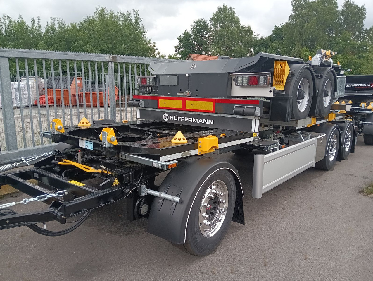 Hüffermann 3-A VARIO-CARRIER SAF NEU VERZINKT LiftAlufelgen - Roll-off/ Skip trailer: picture 1 Hüffermann 3-A VARIO-CARRIER SAF NEU VERZINKT LiftAlufelgen - Roll-off/ Skip trailer: picture 1