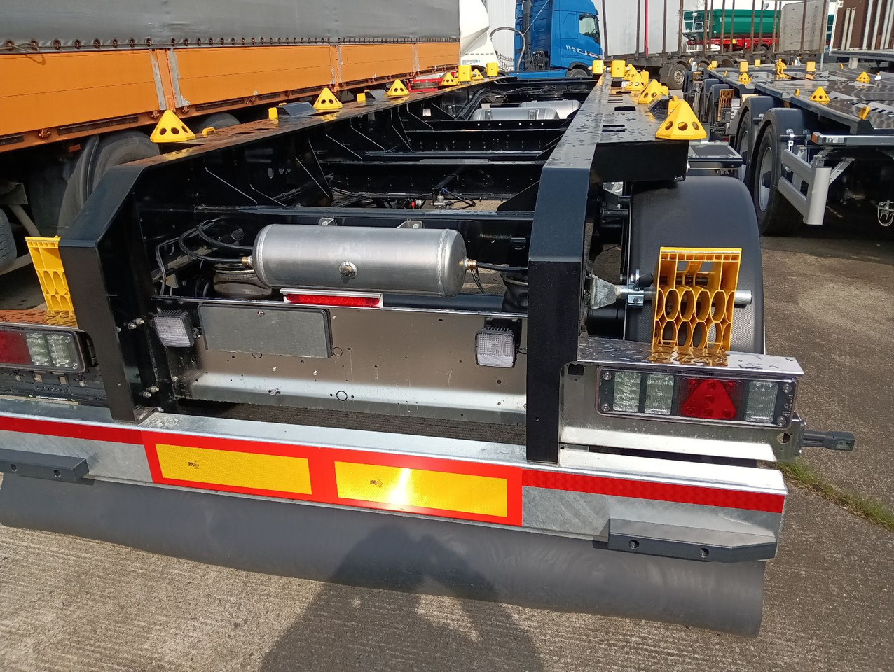 Hüffermann 3-A VARIO-CARRIER SAF NEU VERZINKT LiftAlufelgen - Roll-off/ Skip trailer: picture 5 Hüffermann 3-A VARIO-CARRIER SAF NEU VERZINKT LiftAlufelgen - Roll-off/ Skip trailer: picture 5