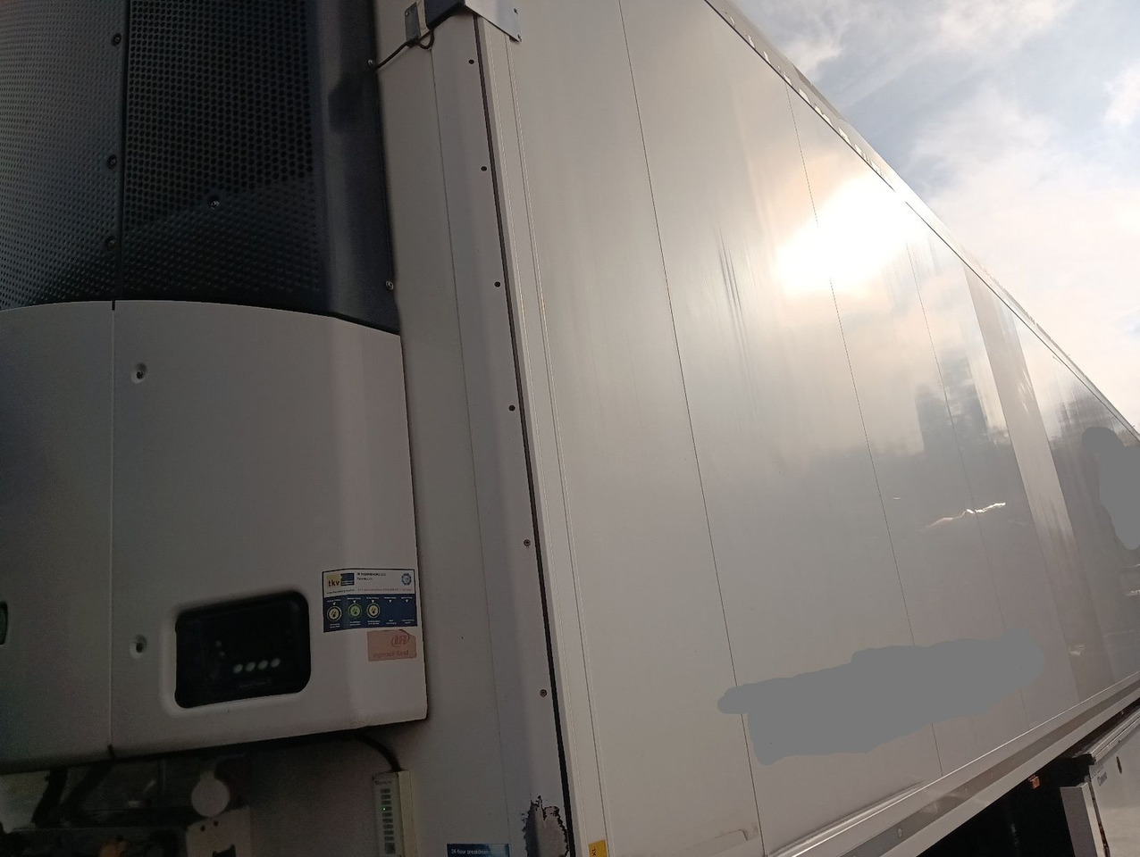 Krone SDR27eL4 ThermoKing SLX300 5777h Blumenbr Doppel - Closed box semi-trailer: picture 2 Krone SDR27eL4 ThermoKing SLX300 5777h Blumenbr Doppel - Closed box semi-trailer: picture 2