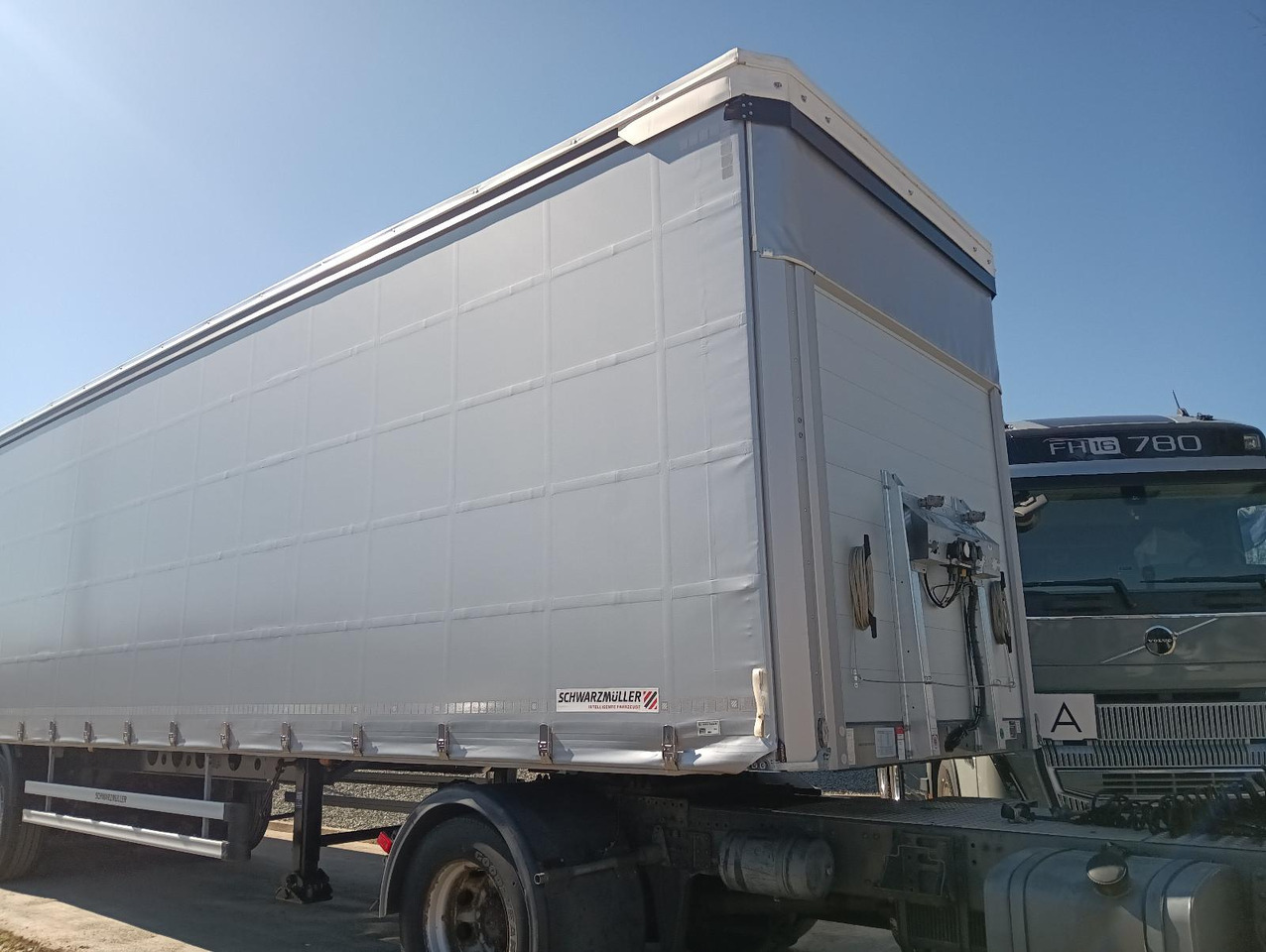 Schwarzmüller ASSE STERZANTE, TETTUCIO APRIBILE HUBDACH LENKAC - Curtainsider semi-trailer: picture 4 Schwarzmüller ASSE STERZANTE, TETTUCIO APRIBILE HUBDACH LENKAC - Curtainsider semi-trailer: picture 4