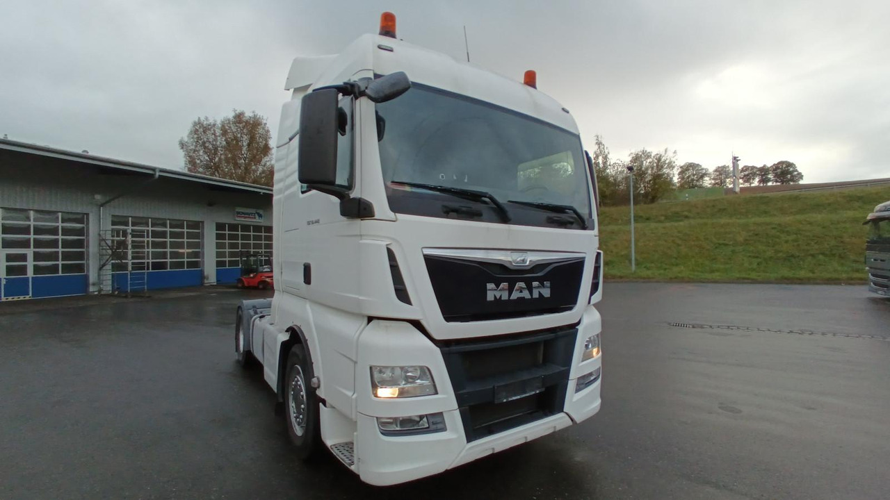 MAN TGX 18:440 FLT XLX 2xTank Klima Spoiler Kühlbox MAN TGX 18:440 FLT XLX 2xTank Klima Spoiler Kühlbox - Tractor unit: picture 2 MAN TGX 18:440 FLT XLX 2xTank Klima Spoiler Kühlbox MAN TGX 18:440 FLT XLX 2xTank Klima Spoiler Kühlbox - Tractor unit: picture 2