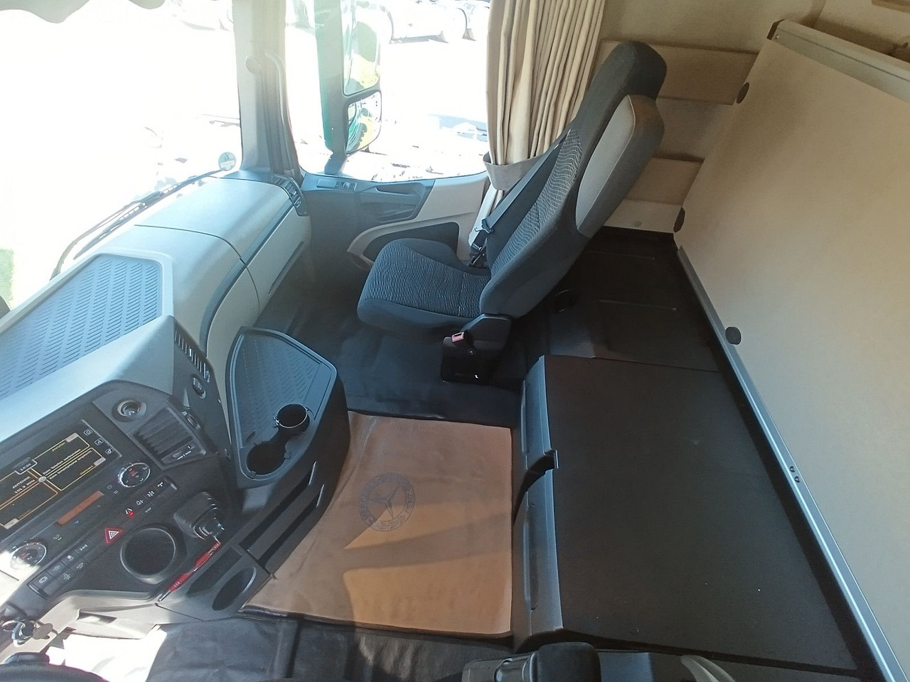 Tractor unit Mercedes-Benz AROCS 1853 ALLRAD AHD 4x4 Hydraulik ALCOA: picture 8