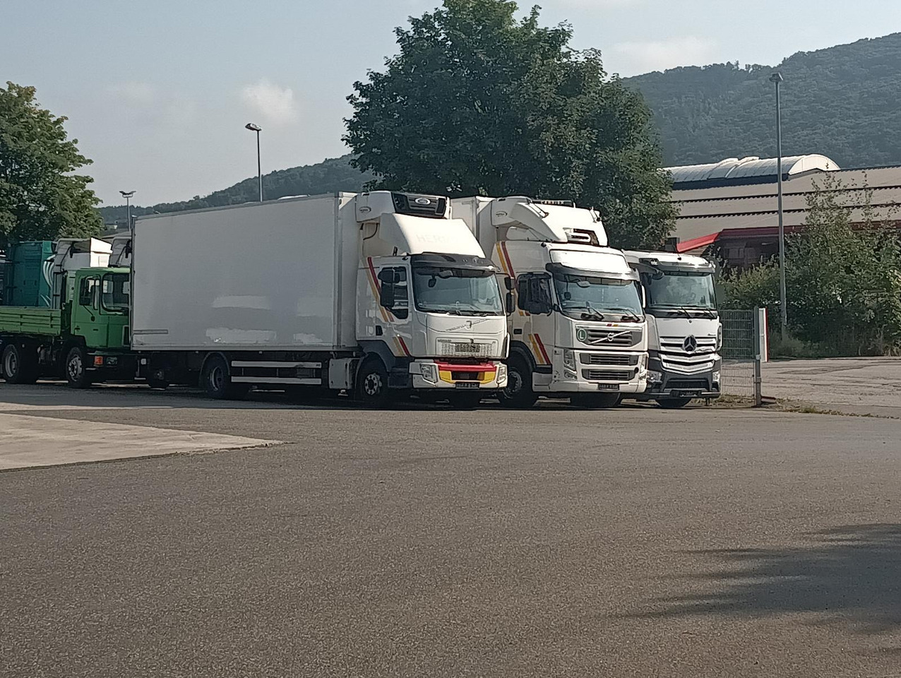 Volvo FM13-460 EEV 6x2R CarrierSupra550 7,3m LBW1.5t - Refrigerator truck: picture 4 Volvo FM13-460 EEV 6x2R CarrierSupra550 7,3m LBW1.5t - Refrigerator truck: picture 4