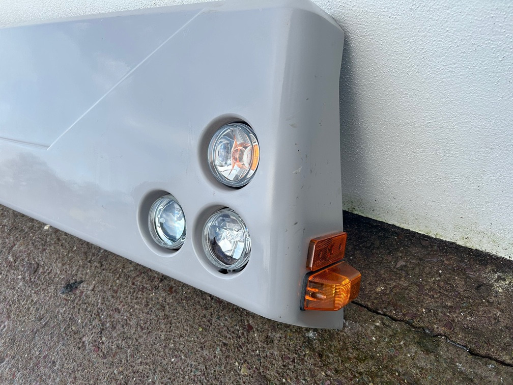 LIEBHERR Front Bumper Part Number 96001000 - All terrain crane: picture 2 LIEBHERR Front Bumper Part Number 96001000 - All terrain crane: picture 2