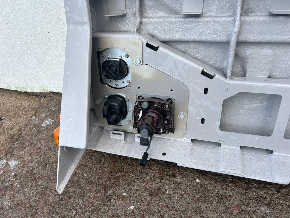 LIEBHERR Front Bumper Part Number 96001000 - All terrain crane: picture 5 LIEBHERR Front Bumper Part Number 96001000 - All terrain crane: picture 5