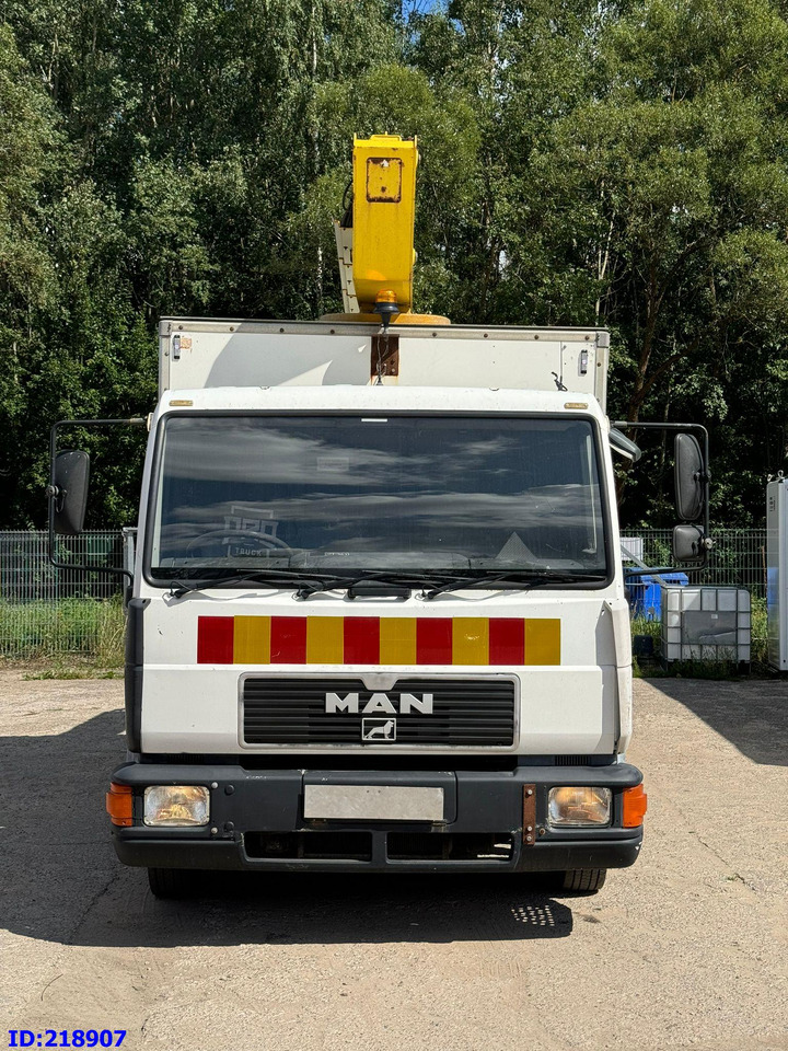 MAN LE 220C + Sky King 179TV - Truck mounted aerial platform, Utility/ Special vehicle: picture 2 MAN LE 220C + Sky King 179TV - Truck mounted aerial platform, Utility/ Special vehicle: picture 2