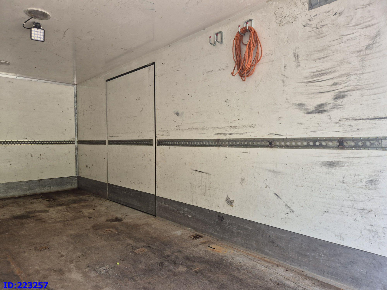 Box truck MAN LE 8.150 Manual 139tkm ONLY: picture 9 Box truck MAN LE 8.150 Manual 139tkm ONLY: picture 9