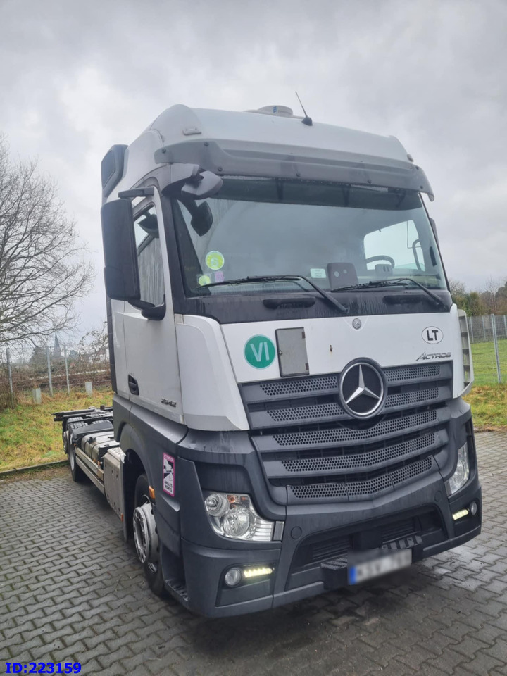 MERCEDES-BENZ Actros 2542 BDF 6x2 Euro6 - Cab chassis truck: picture 1 MERCEDES-BENZ Actros 2542 BDF 6x2 Euro6 - Cab chassis truck: picture 1