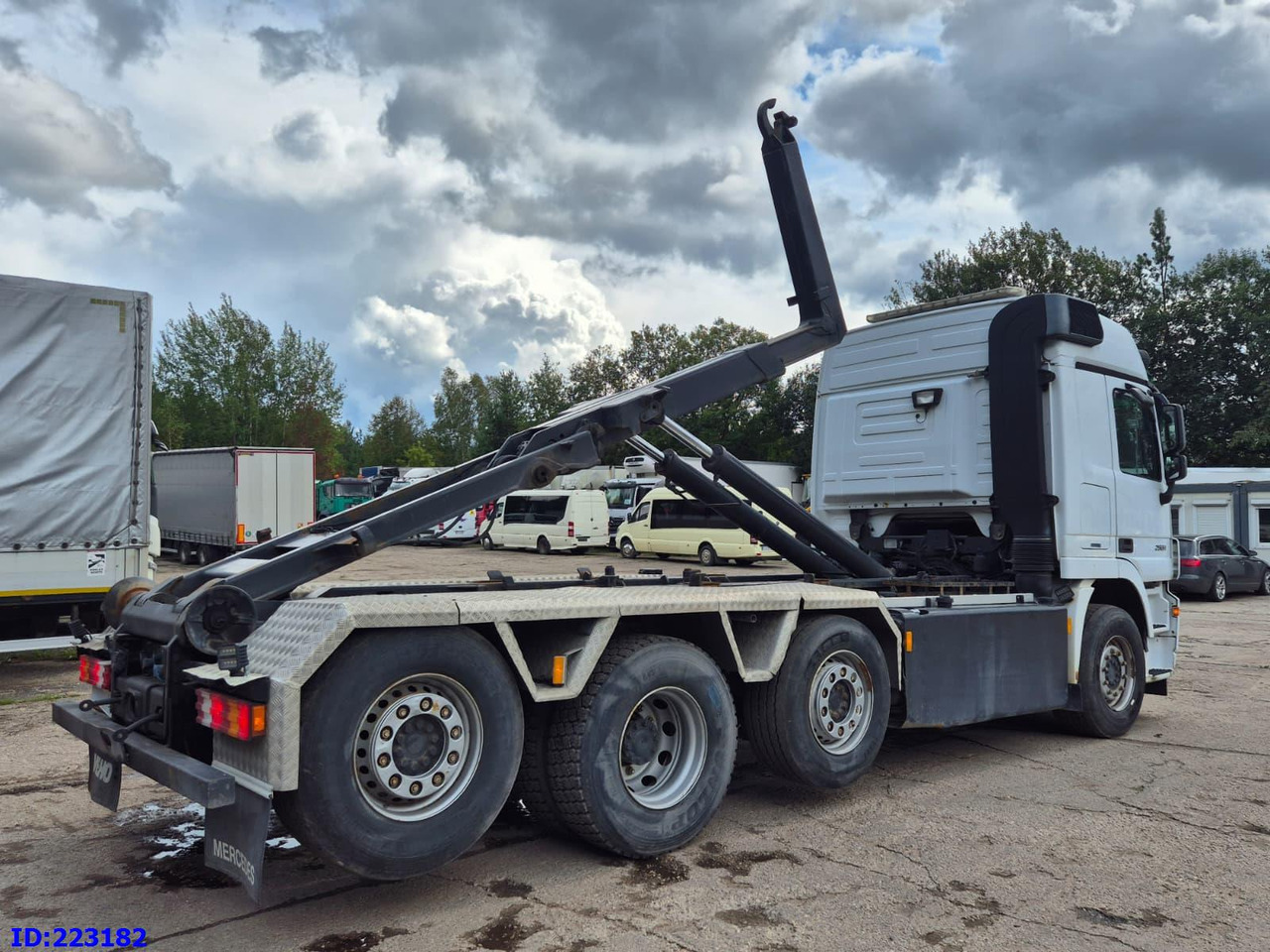 Hook lift truck MERCEDES-BENZ Actros 2551 8x2 V8 Retarder: picture 7