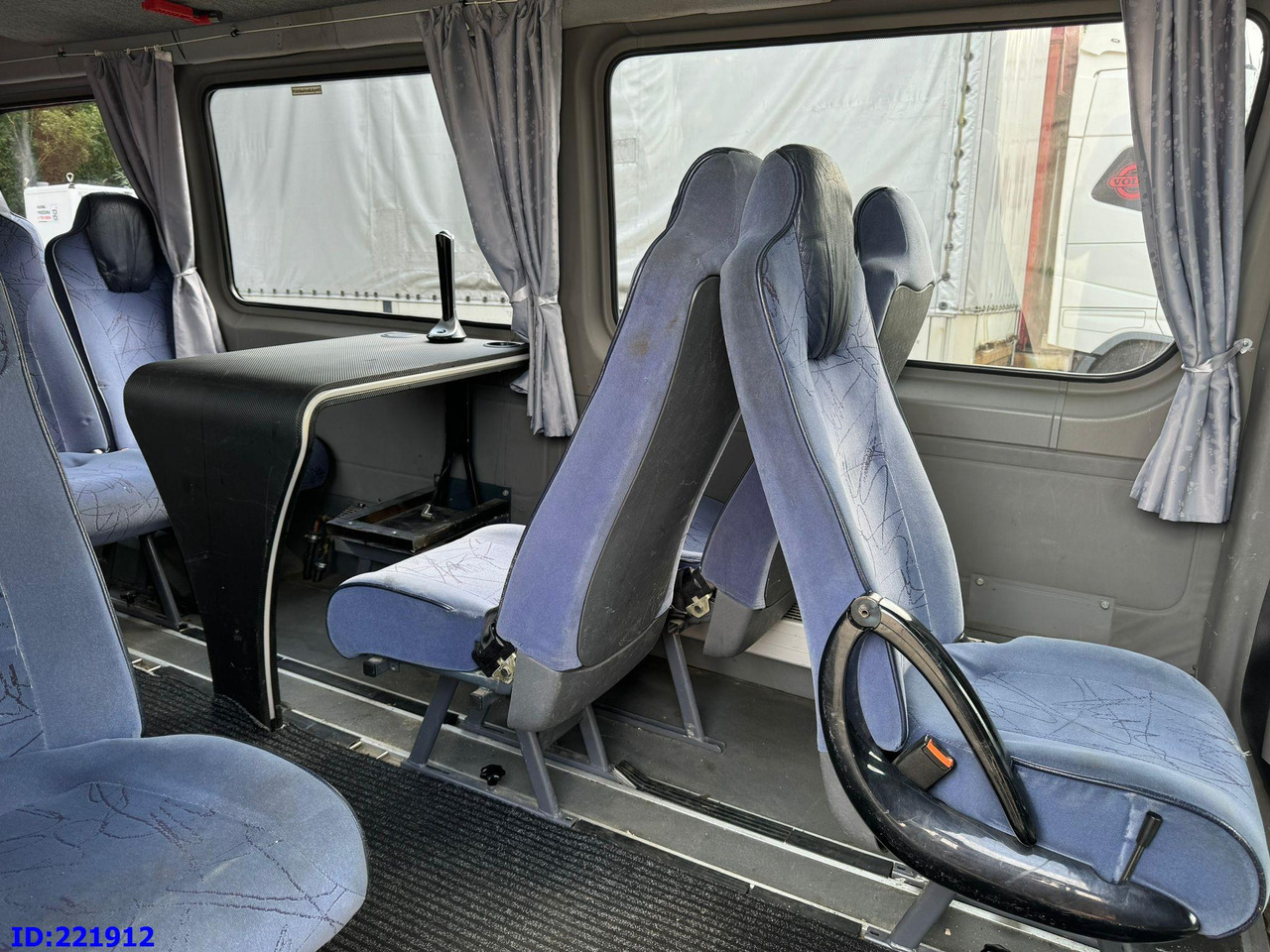 Coach MERCEDES-BENZ Sprinter 518 VIP 17-Place: picture 15 Coach MERCEDES-BENZ Sprinter 518 VIP 17-Place: picture 15