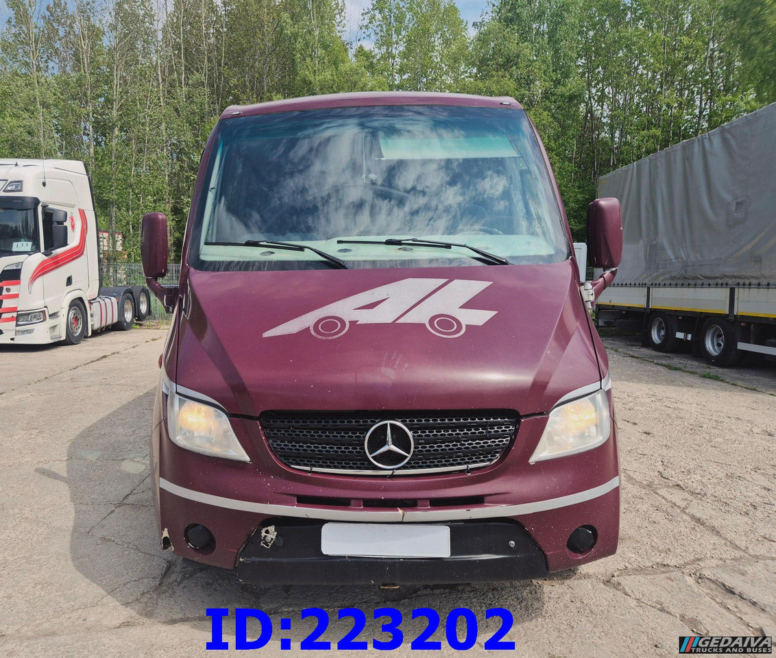 MERCEDES-BENZ Sunrider 818D Vario 33 - Seater - Coach: picture 2 MERCEDES-BENZ Sunrider 818D Vario 33 - Seater - Coach: picture 2