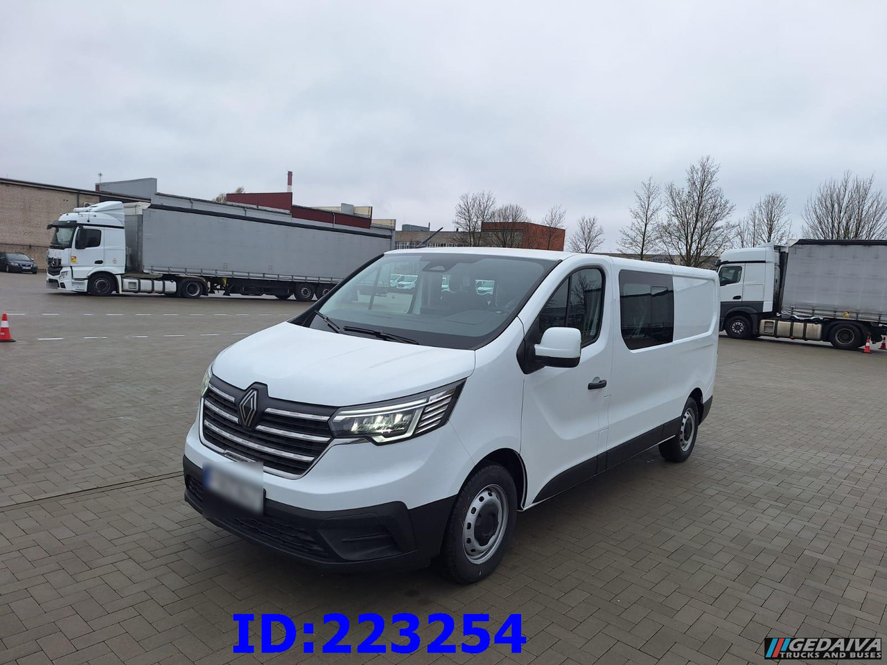 RENAULT Trafic NEW 2025 - Combi van: picture 1 RENAULT Trafic NEW 2025 - Combi van: picture 1