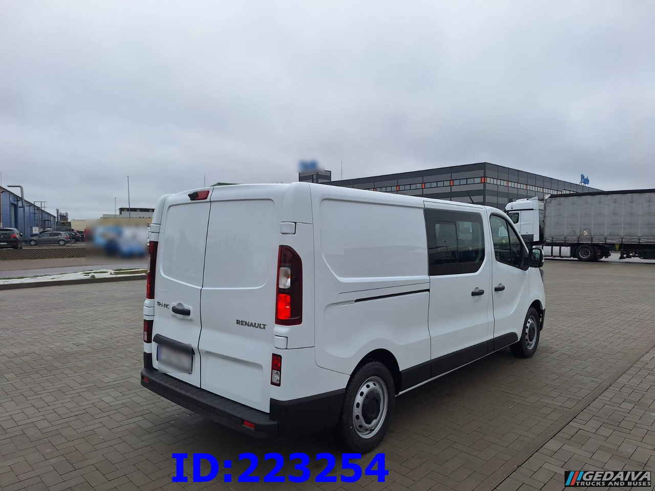 RENAULT Trafic NEW 2025 - Combi van: picture 5 RENAULT Trafic NEW 2025 - Combi van: picture 5