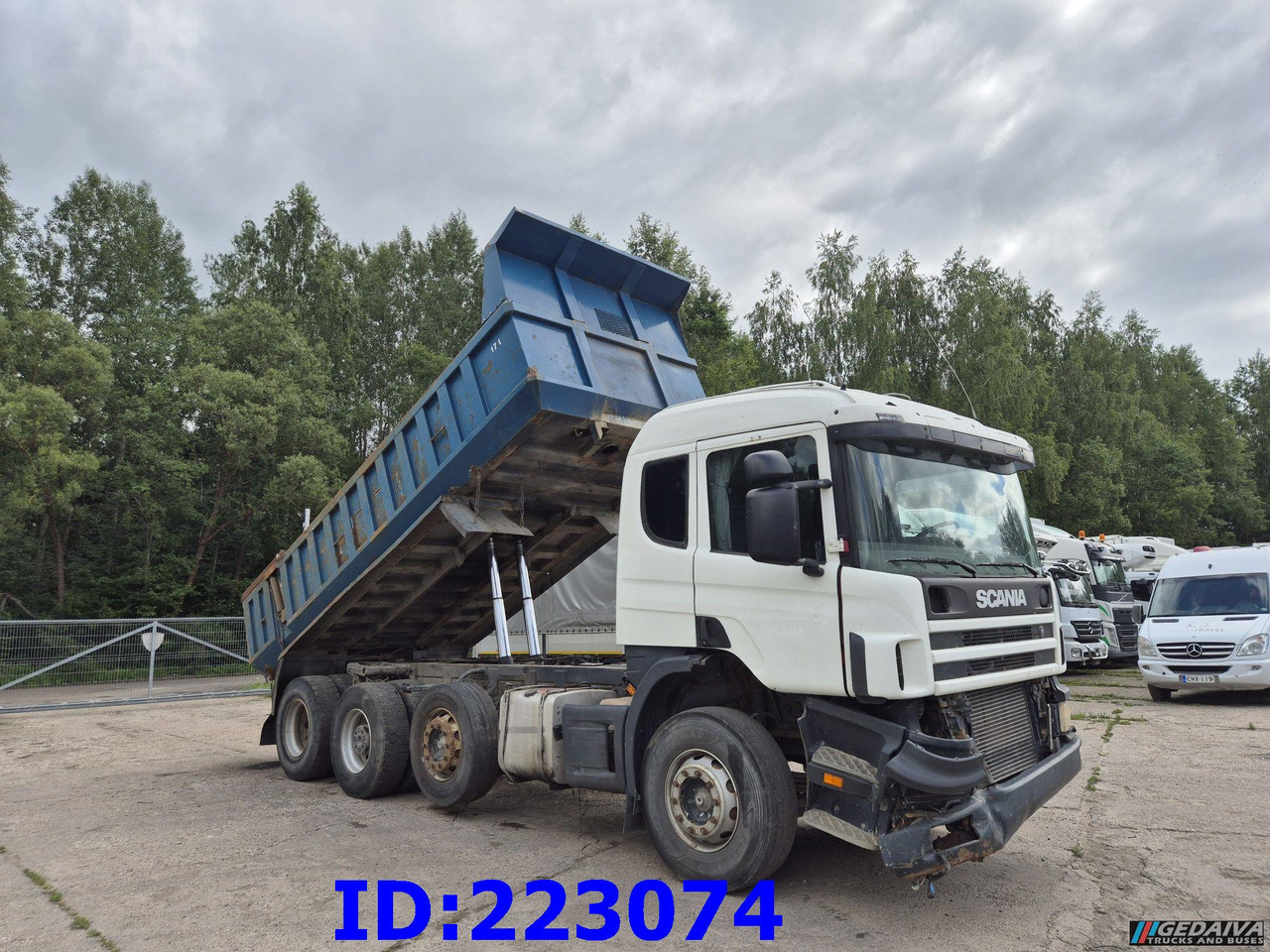 SCANIA 124 8x2 - Manual - Full steel - Tipper: picture 4 SCANIA 124 8x2 - Manual - Full steel - Tipper: picture 4