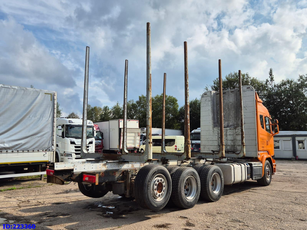 SCANIA R580 8X4 V8 - Logging truck: picture 4 SCANIA R580 8X4 V8 - Logging truck: picture 4