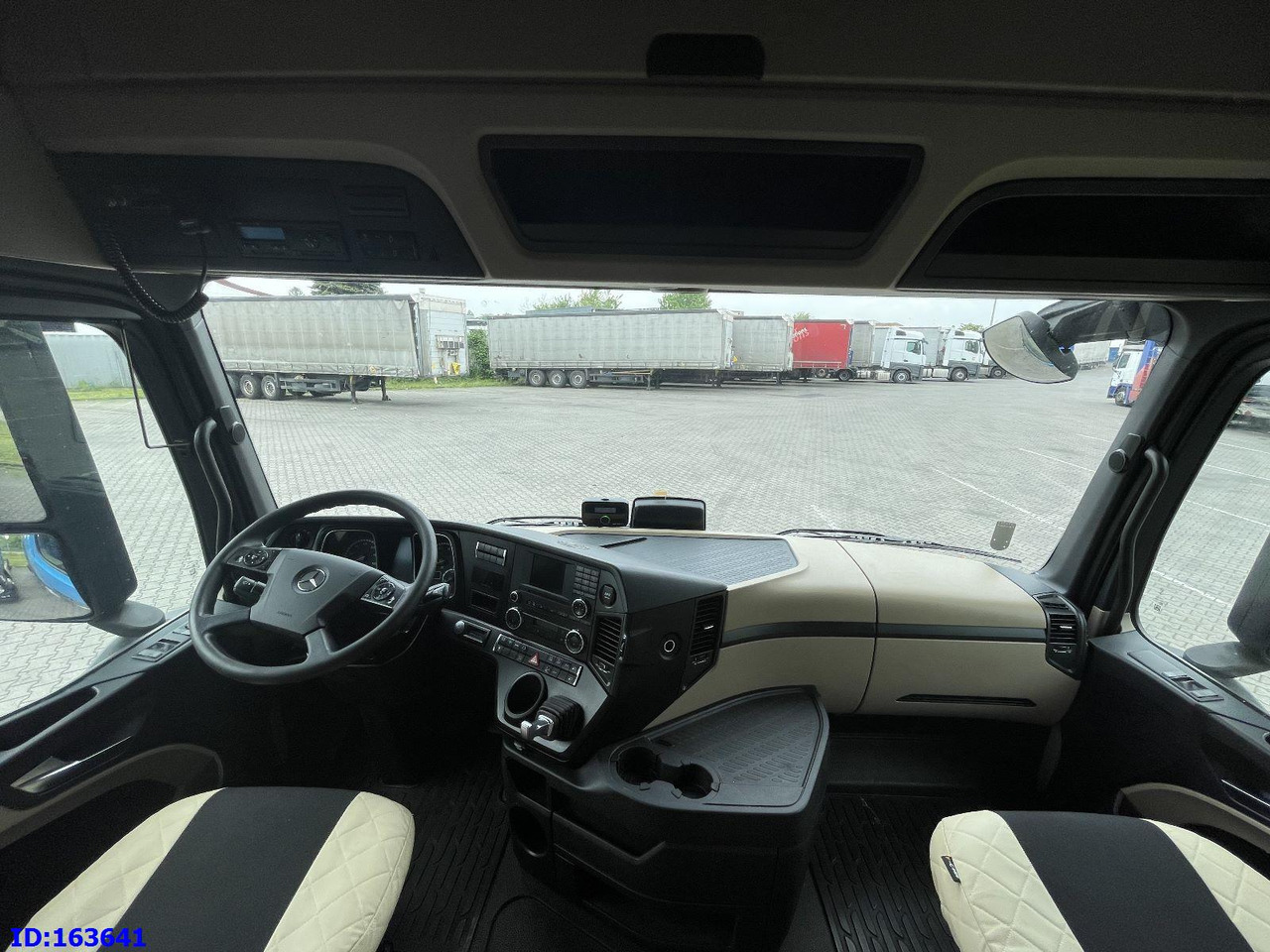 Tractor unit MERCEDES-BENZ Actros 1842 - Mega- Euro6: picture 7 Tractor unit MERCEDES-BENZ Actros 1842 - Mega- Euro6: picture 7