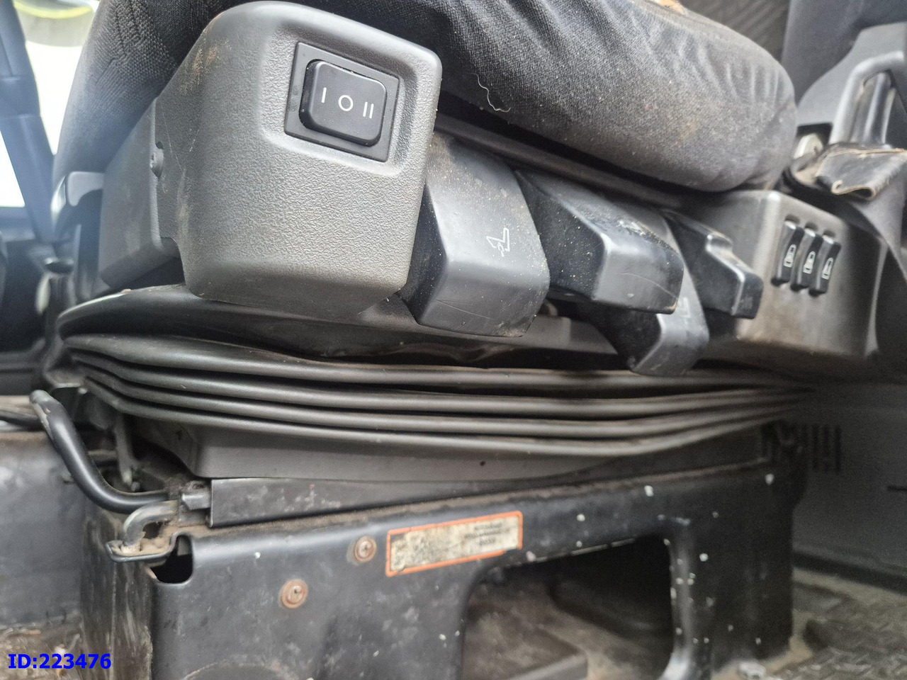 Tractor unit SCANIA R420 6x2 Manual 10 tires: picture 7 Tractor unit SCANIA R420 6x2 Manual 10 tires: picture 7