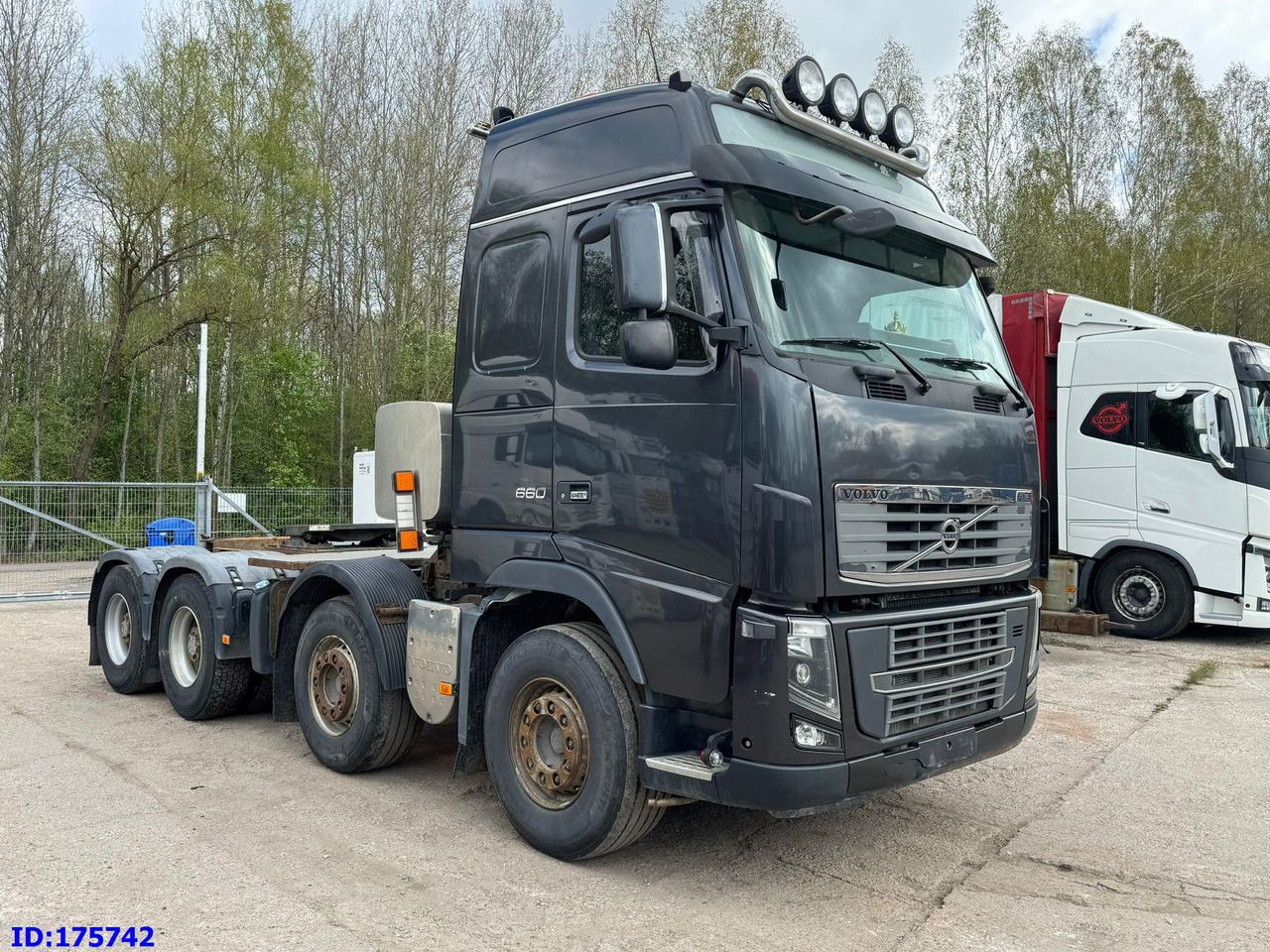 VOLVO FH16 660HP 8x4 - Tractor unit: picture 4 VOLVO FH16 660HP 8x4 - Tractor unit: picture 4
