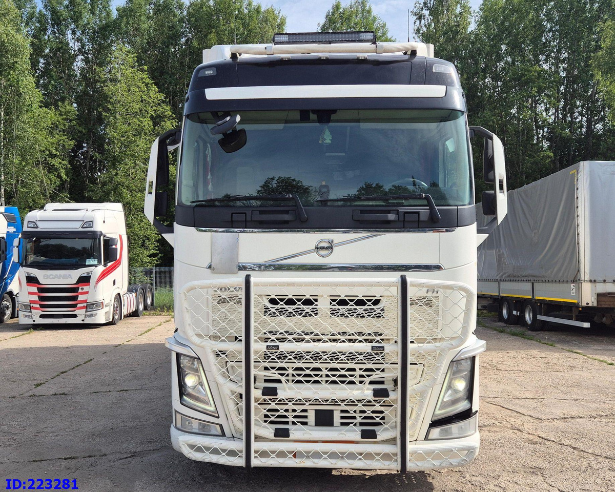 VOLVO FH13 540HP 6x2 (10 tyre) Euro6 - Isothermal truck: picture 2 VOLVO FH13 540HP 6x2 (10 tyre) Euro6 - Isothermal truck: picture 2