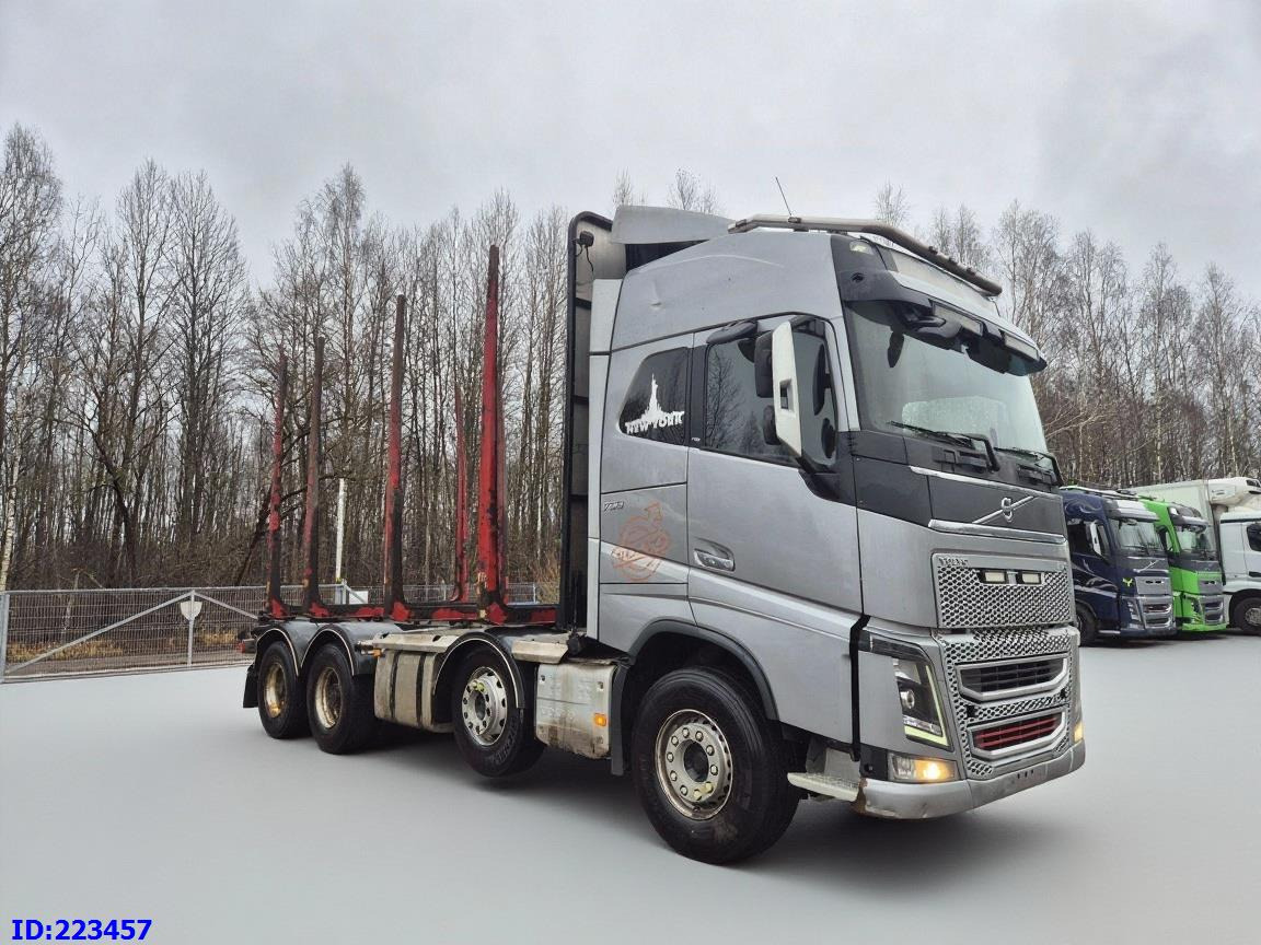 VOLVO FH16 750HP 8x4 Big axles - Logging truck: picture 4 VOLVO FH16 750HP 8x4 Big axles - Logging truck: picture 4