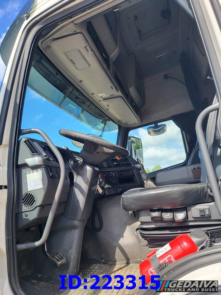 Cab chassis truck VOLVO FM 500HP 6x2 Euro5: picture 8
