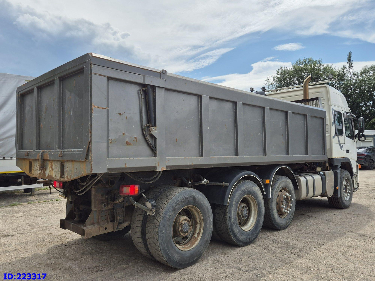 VOLVO FM13 480HP 8x4 (Big axle) - Tipper: picture 5 VOLVO FM13 480HP 8x4 (Big axle) - Tipper: picture 5