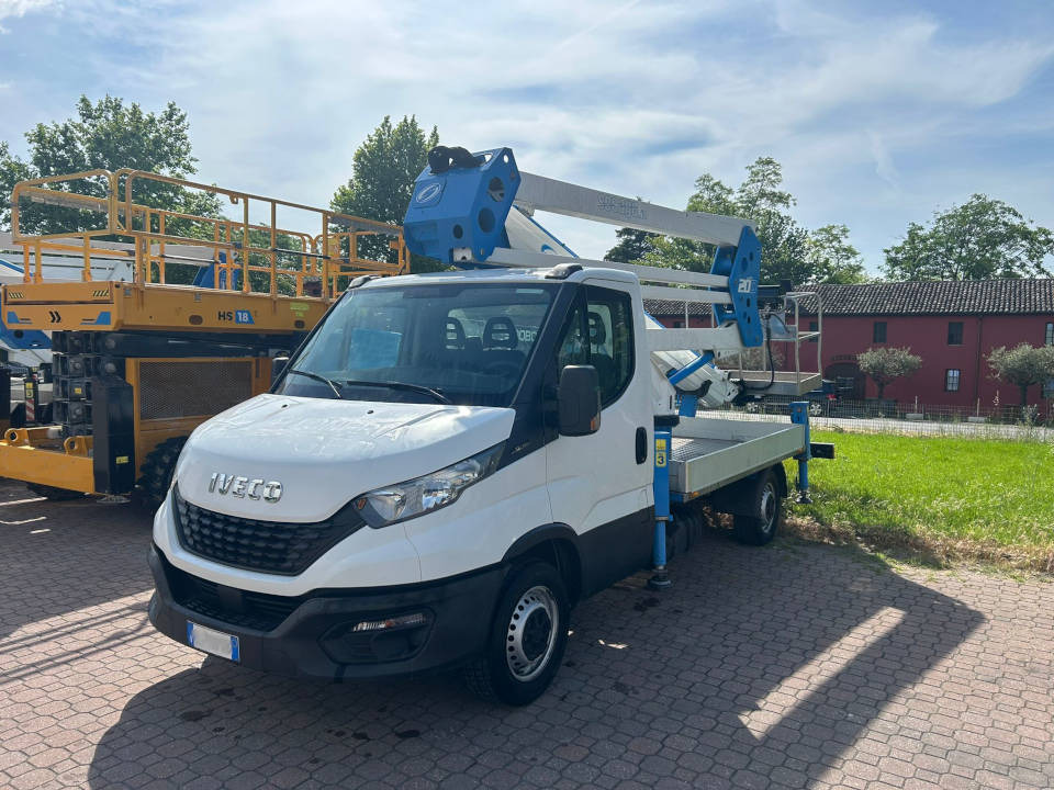 SOCAGE 20D - Truck mounted aerial platform: picture 1 SOCAGE 20D - Truck mounted aerial platform: picture 1