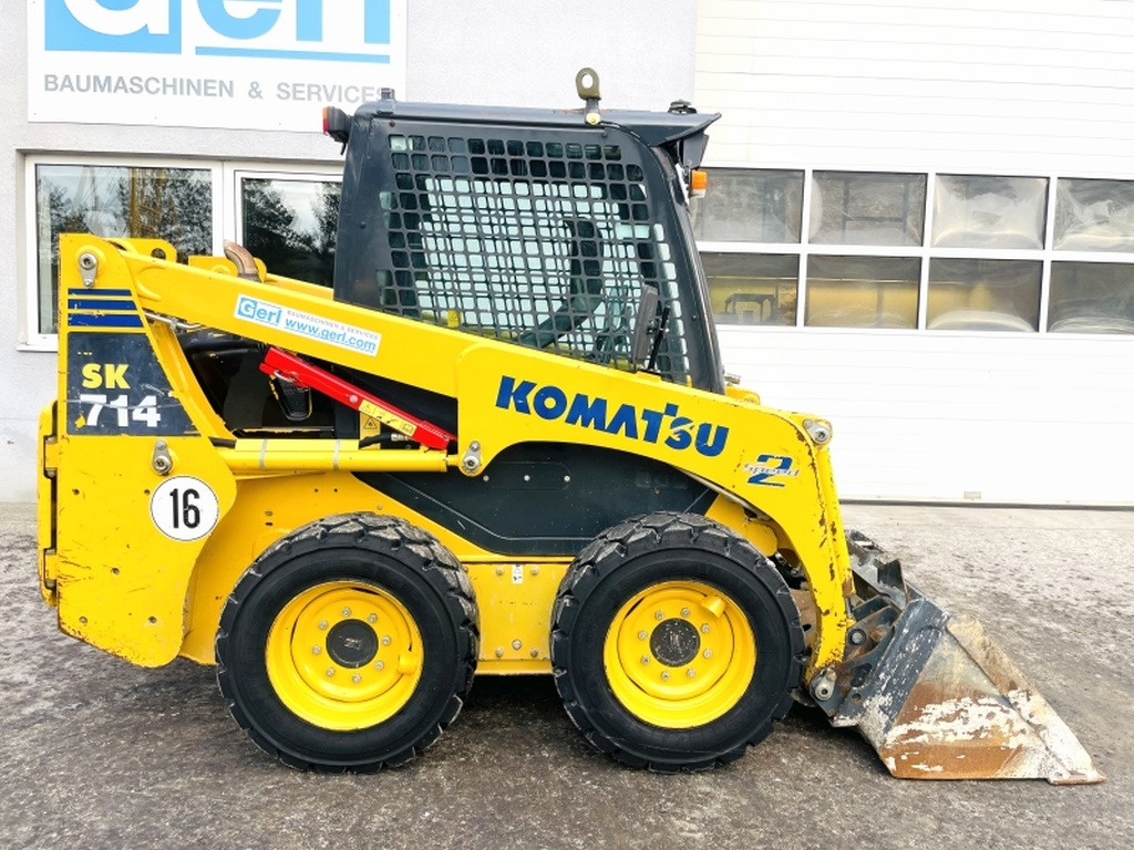 Komatsu SK714 (3906) - Skid steer loader: picture 2 Komatsu SK714 (3906) - Skid steer loader: picture 2