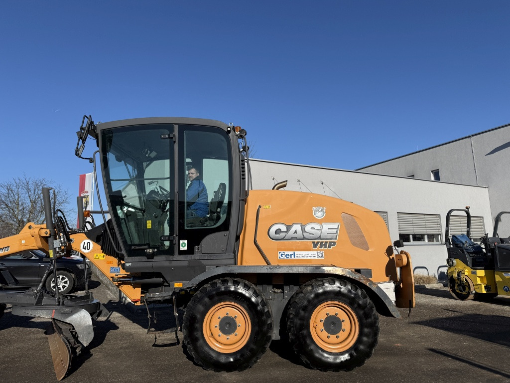 New Holland 836 C-AWD (111806) - Grader: picture 2 New Holland 836 C-AWD (111806) - Grader: picture 2