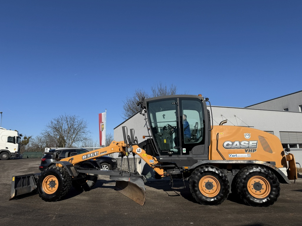 New Holland 836 C-AWD (111806) - Grader: picture 1 New Holland 836 C-AWD (111806) - Grader: picture 1