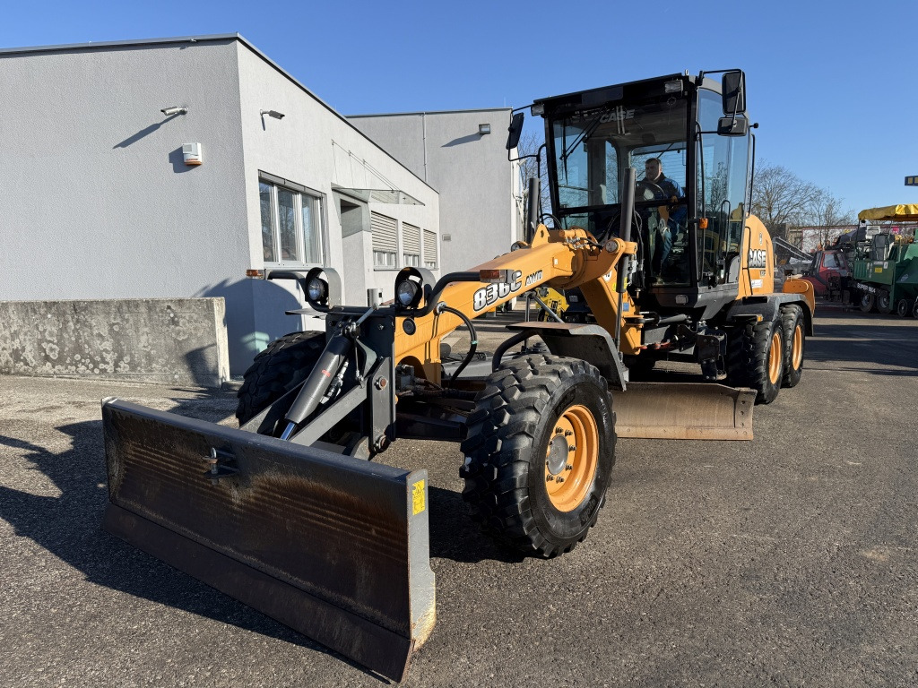 New Holland 836 C-AWD (111806) - Grader: picture 3 New Holland 836 C-AWD (111806) - Grader: picture 3