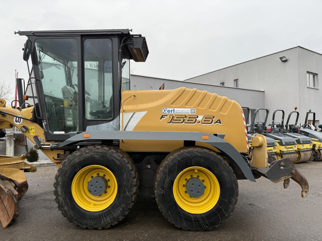 New Holland F 156.6 A (111750) - Grader: picture 2 New Holland F 156.6 A (111750) - Grader: picture 2