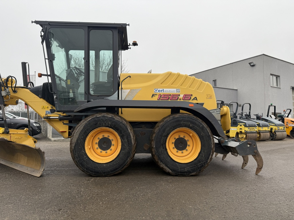 New Holland F 156.6 A (111780) - Grader: picture 2 New Holland F 156.6 A (111780) - Grader: picture 2