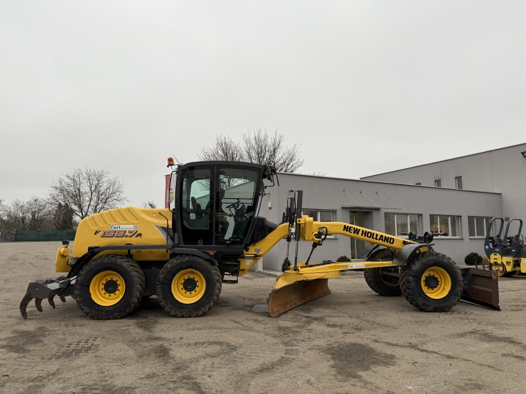 New Holland F 156.7A (111785) - Grader: picture 5 New Holland F 156.7A (111785) - Grader: picture 5