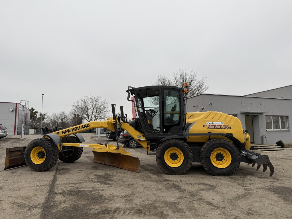 New Holland F 156.7A (111785) - Grader: picture 1 New Holland F 156.7A (111785) - Grader: picture 1