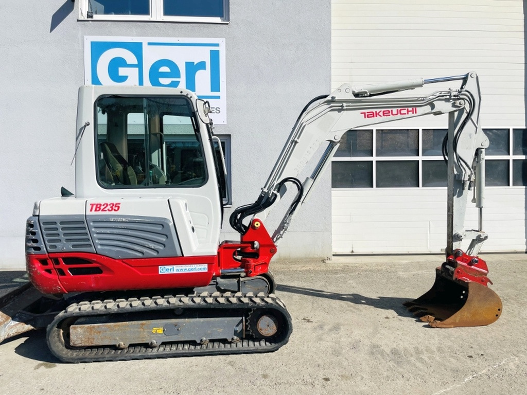 Takeuchi TB235 (3968) - Mini excavator: picture 2 Takeuchi TB235 (3968) - Mini excavator: picture 2