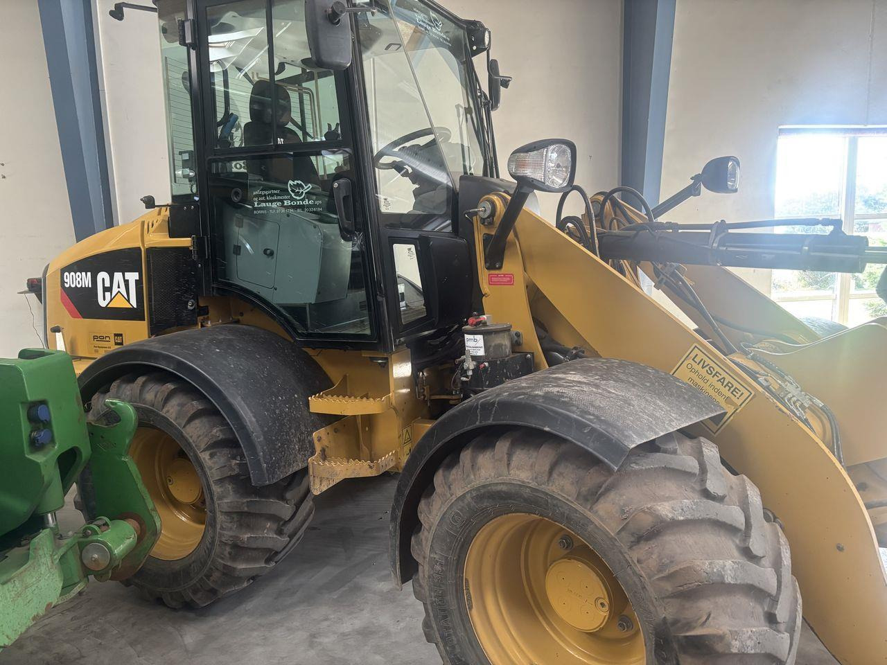 Caterpillar 908M - Compact loader: picture 1 Caterpillar 908M - Compact loader: picture 1