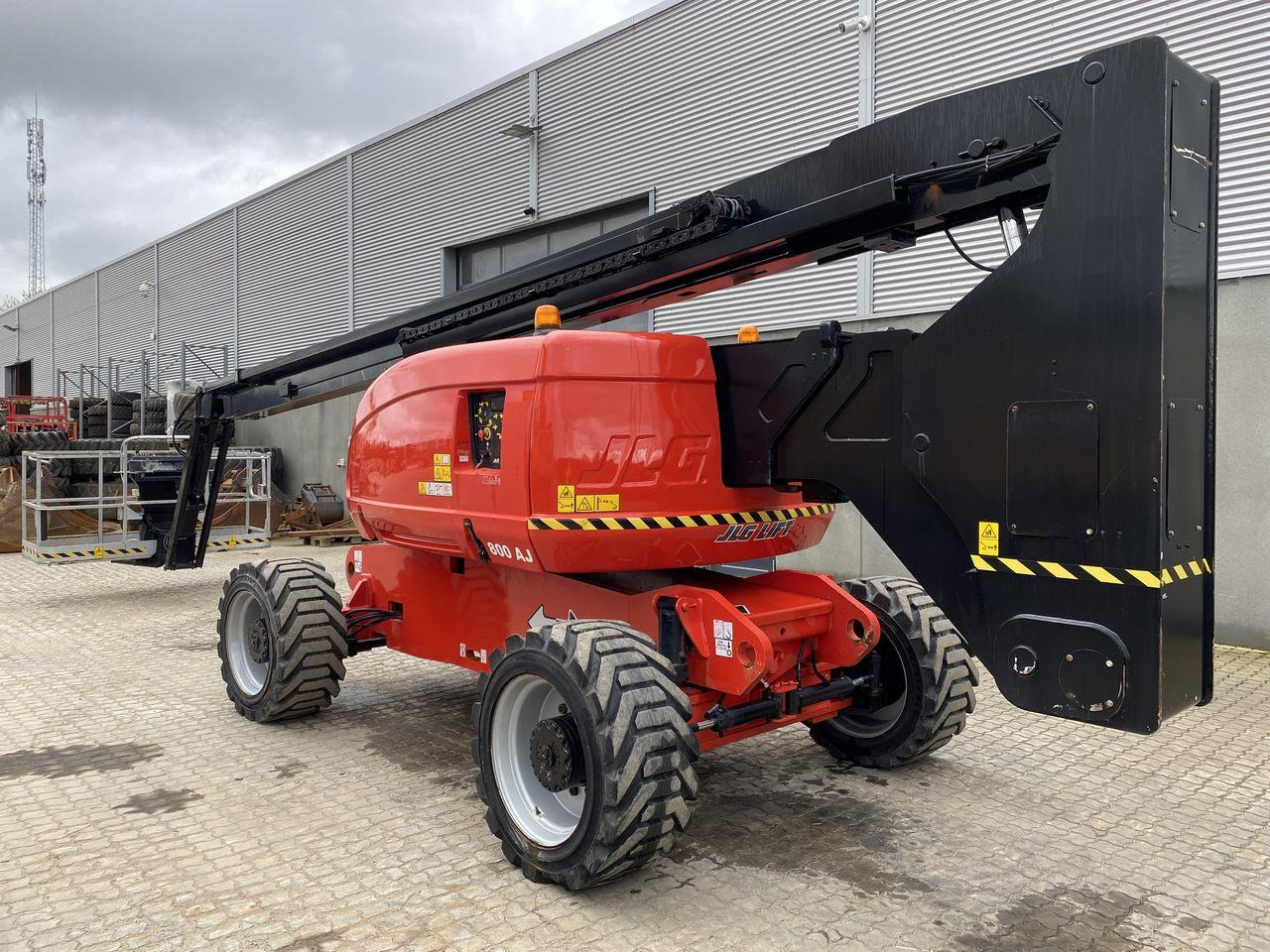 JLG 800AJ - Articulated boom: picture 2 JLG 800AJ - Articulated boom: picture 2