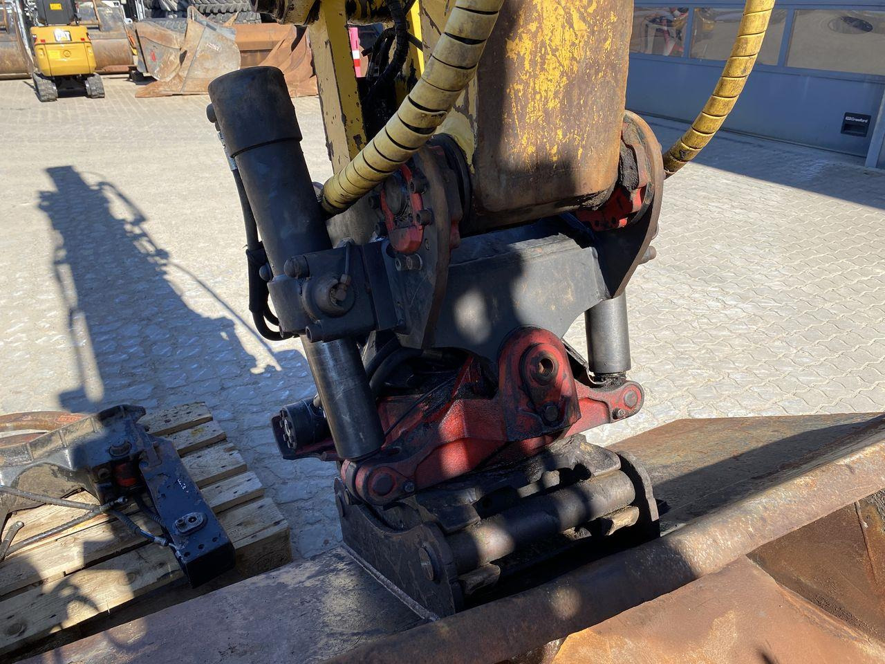 Crawler excavator Komatsu PC138US-8: picture 9