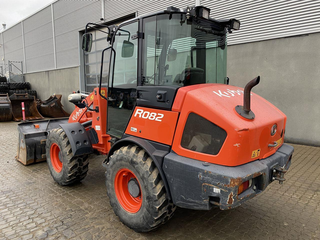 Kubota R082 - Compact loader: picture 2 Kubota R082 - Compact loader: picture 2