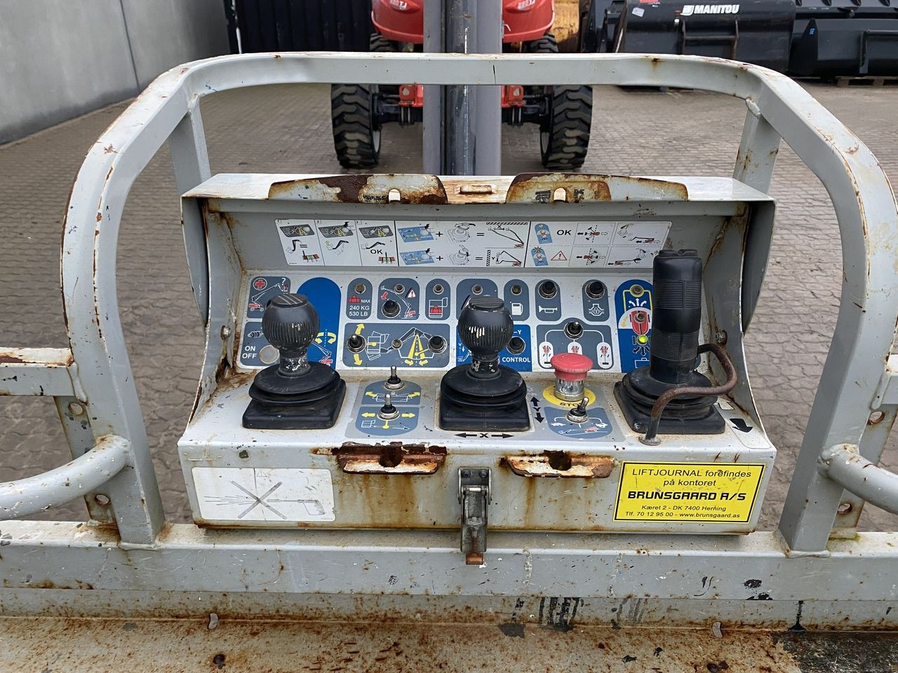 Manitou 280TJ - Articulated boom: picture 3 Manitou 280TJ - Articulated boom: picture 3