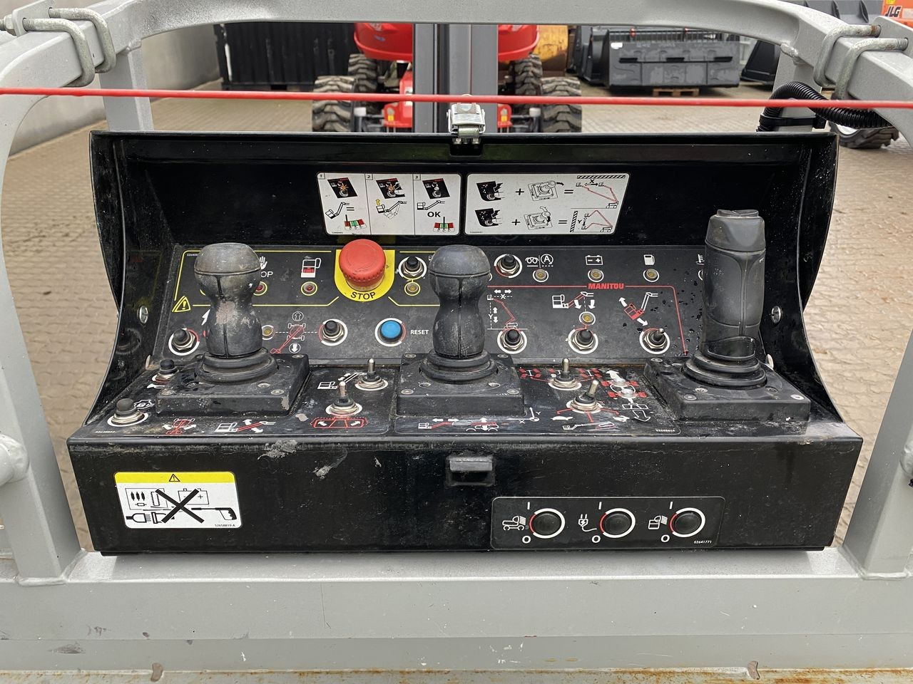 Manitou 280TJ ST5 - Articulated boom: picture 3 Manitou 280TJ ST5 - Articulated boom: picture 3