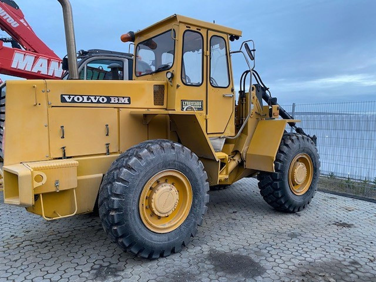 Volvo BM 4300 - Wheel loader: picture 1 Volvo BM 4300 - Wheel loader: picture 1