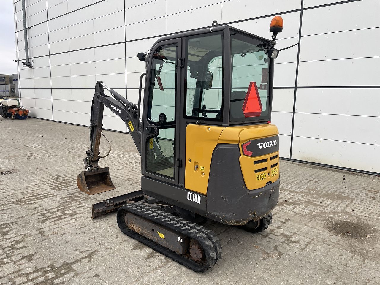 Volvo EC18D - Mini excavator: picture 2 Volvo EC18D - Mini excavator: picture 2